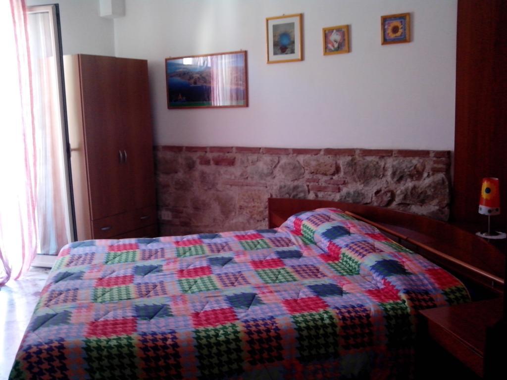 Bed&Breakfast La Casetta SantʼAlessio Siculo Habitación foto