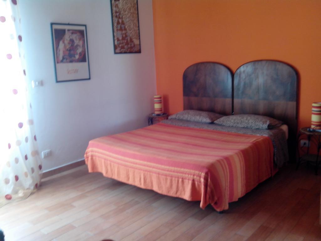 Bed&Breakfast La Casetta SantʼAlessio Siculo Habitación foto